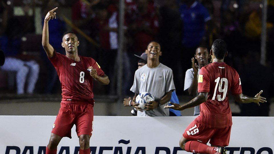 Panama defeats Jamaica 2-0