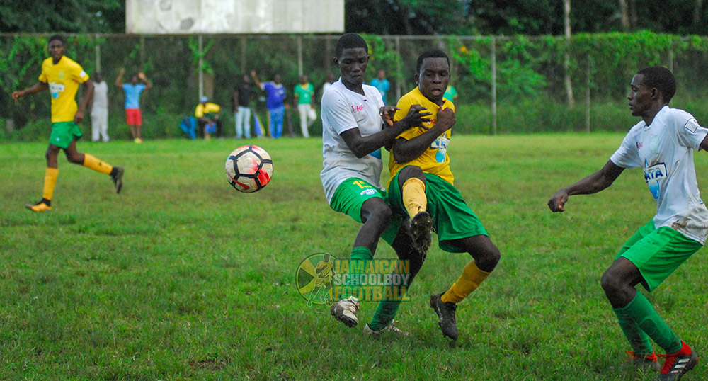 Knockalva vs Petersfield game action